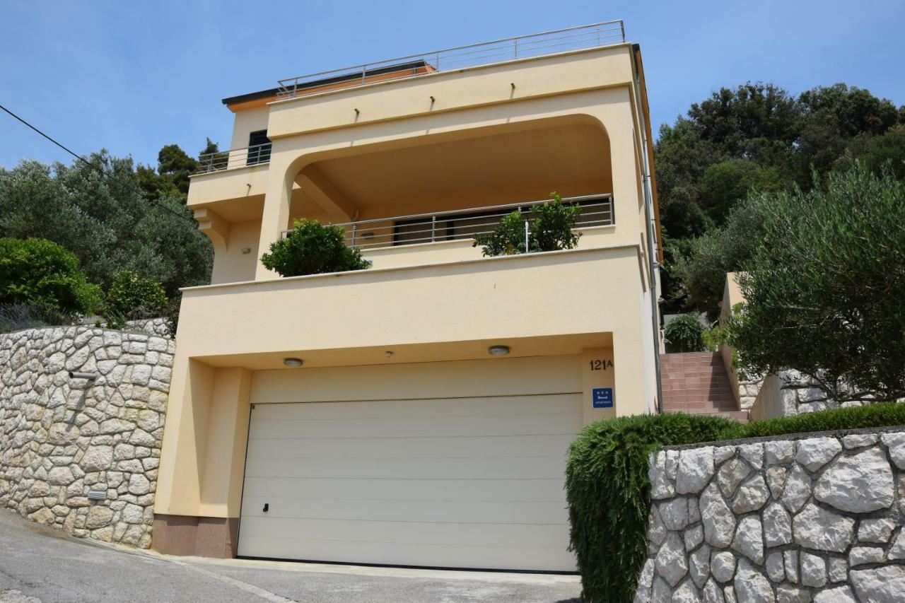 Charming Villa Rab Rab Town Exterior photo